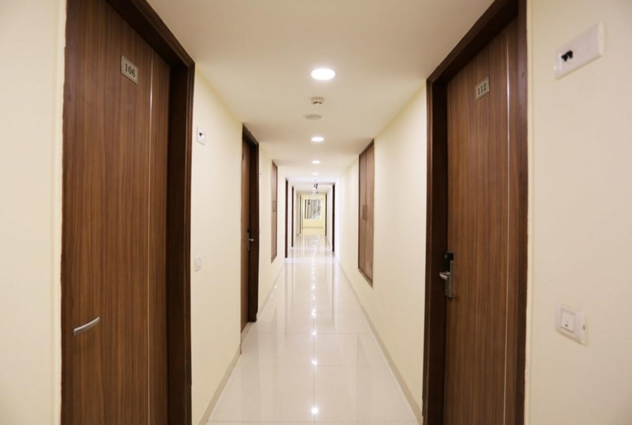 Hotel Airport D'Capitol Neu-Delhi Exterior foto