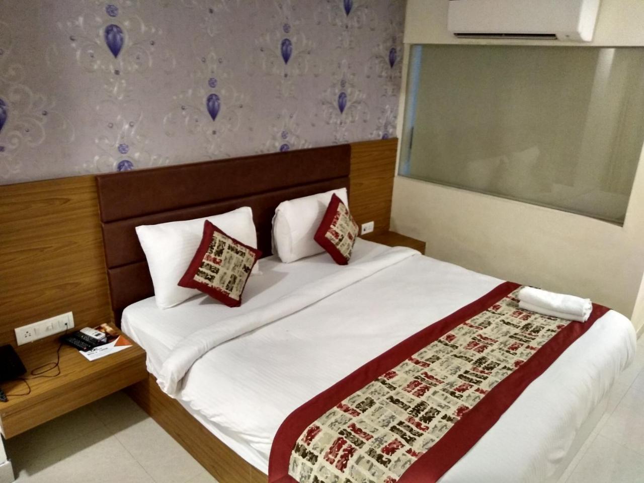 Hotel Airport D'Capitol Neu-Delhi Exterior foto